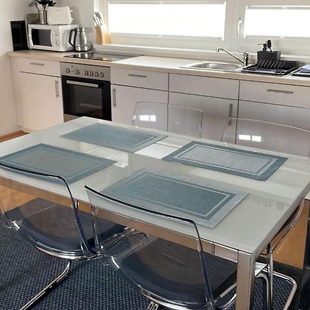 2 Bedroom Apartment Next To Metro U1 And Garage Parking Wien Exteriör bild